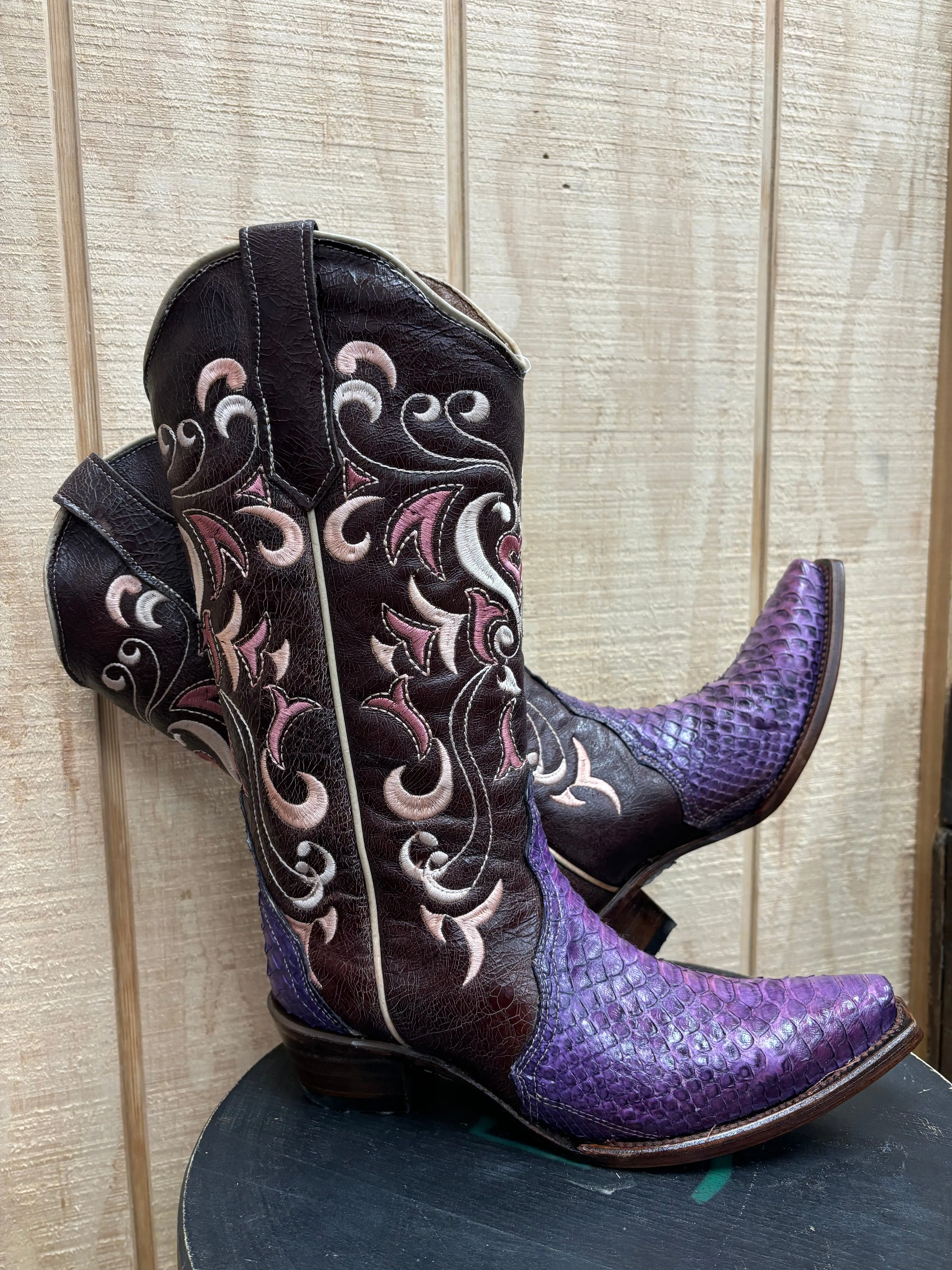 Circle G Women's Purple Embroidered Python Snip Toe Cowgirl Boots Snip Toe Cowgirl Boots L6115
