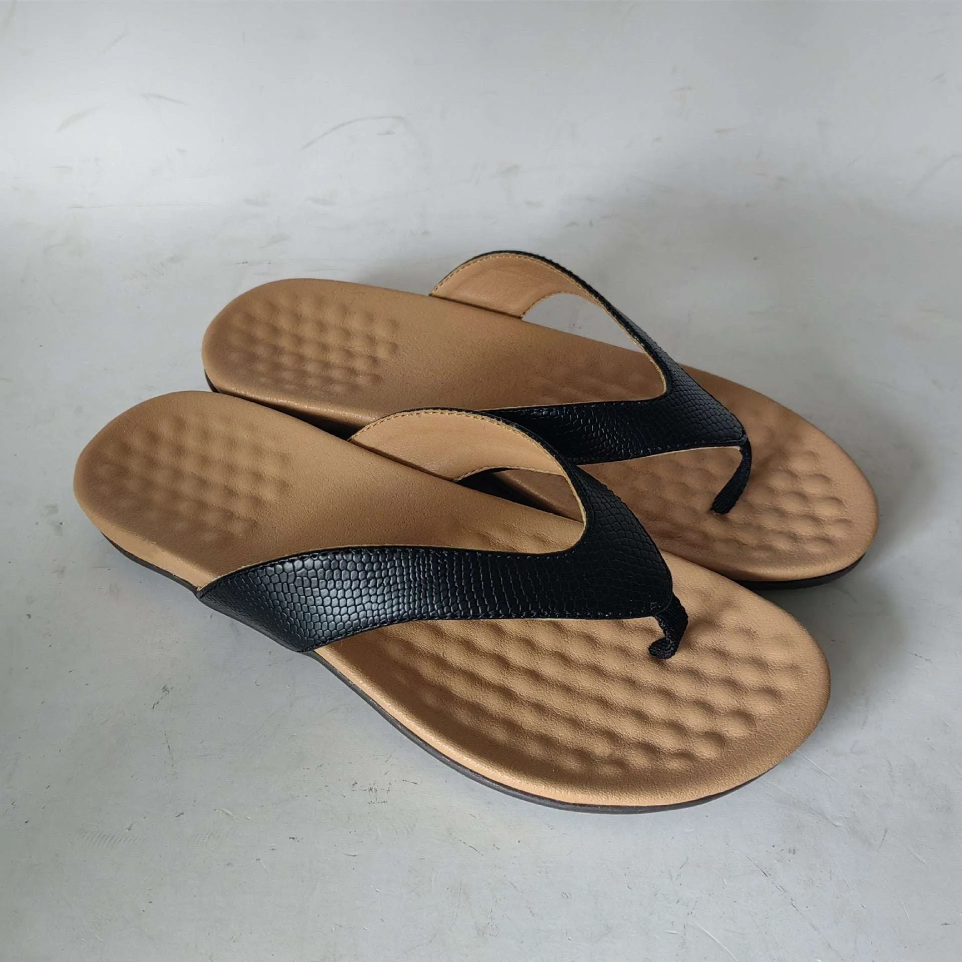 Women’s Flat Heel Thong Sandals in 3 Colors